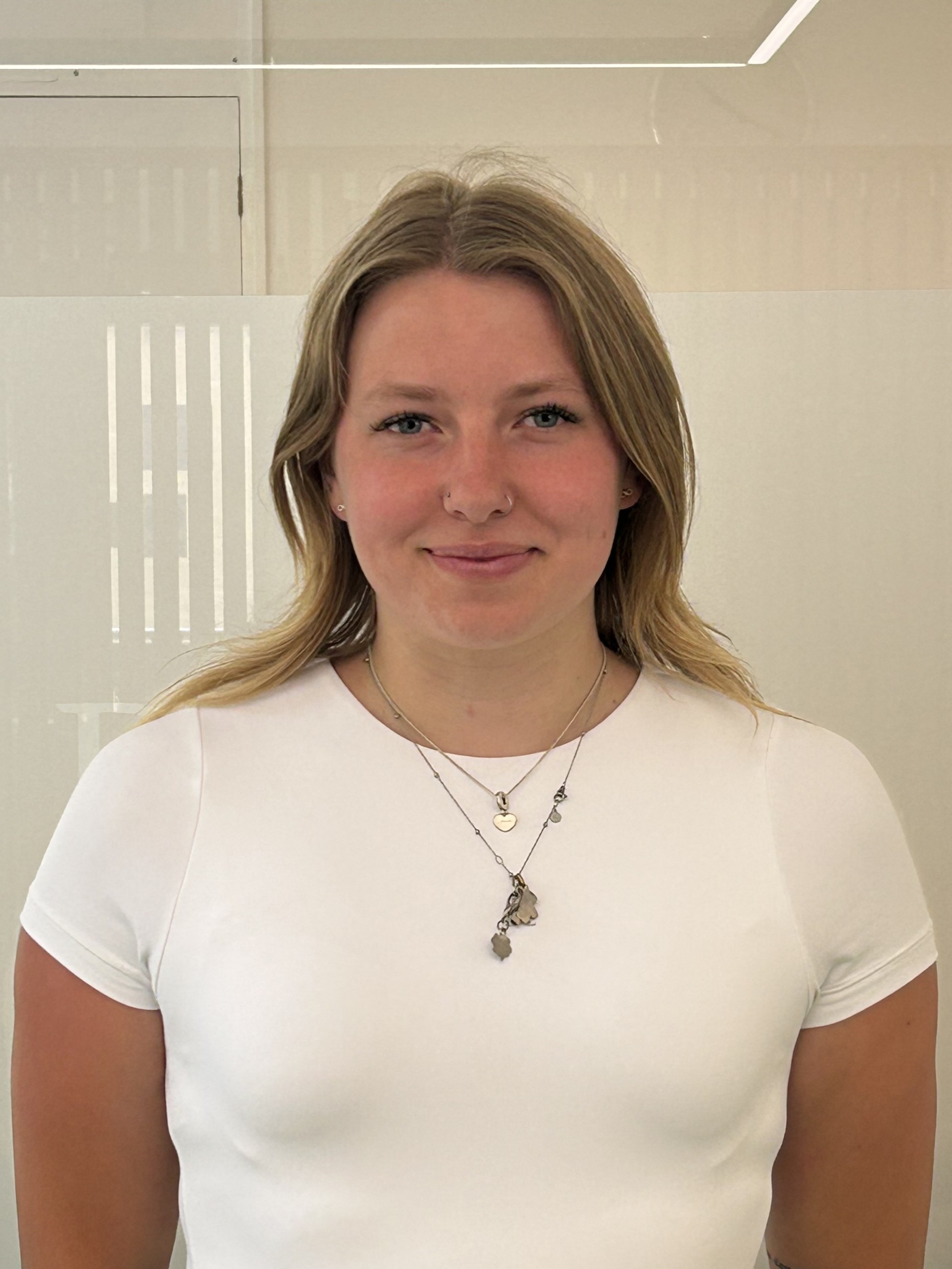 Amelia Judges , Receptionist 